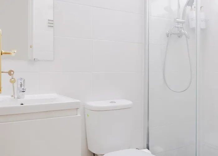 - Sabino De Sousa 1 Andar Quarto em Acomodações Particulares *