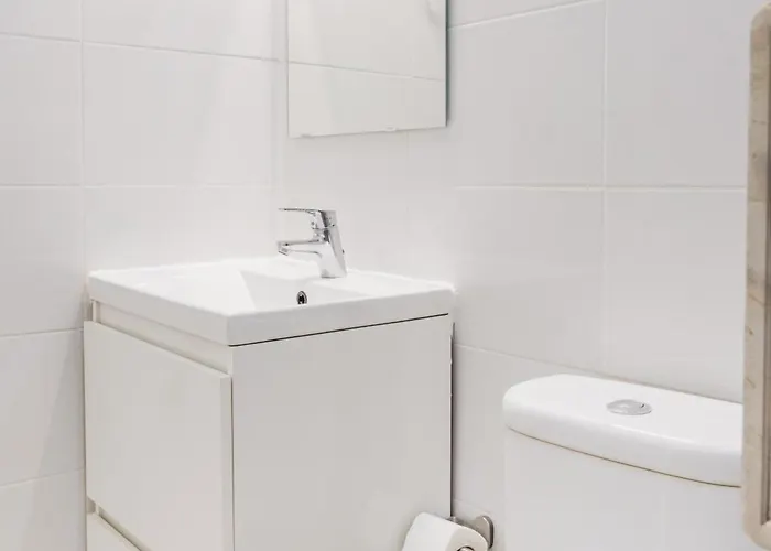 Quarto em Acomodações Particulares - Sabino De Sousa 1 Andar *