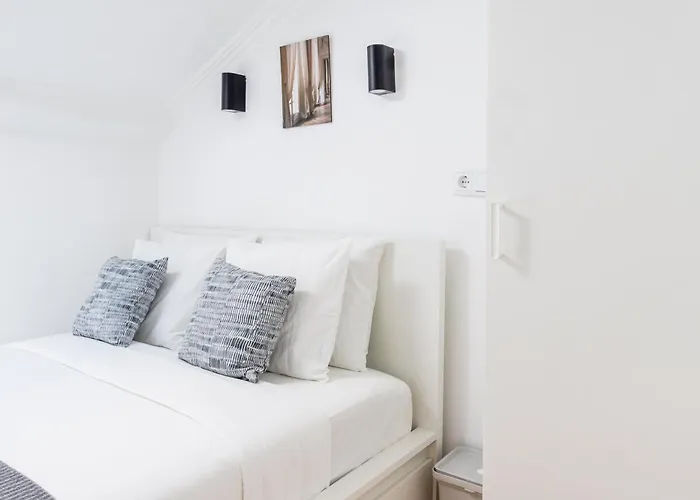 Quarto em Acomodações Particulares - Sabino De Sousa 1 Andar Lisboa